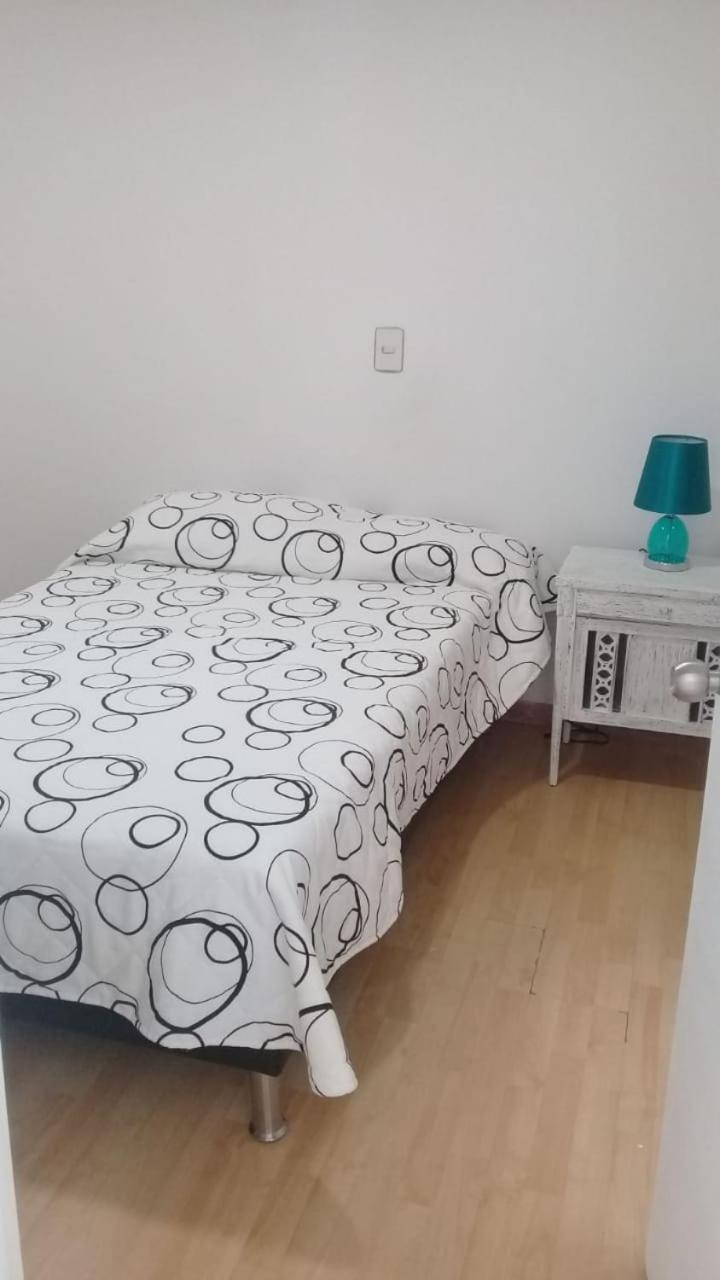 Hostal Y Spa Calle Doce Меделин Екстериор снимка